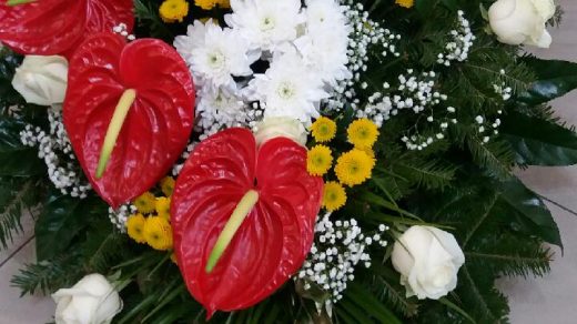Wiązanki i wieńce z kwiatów żywych