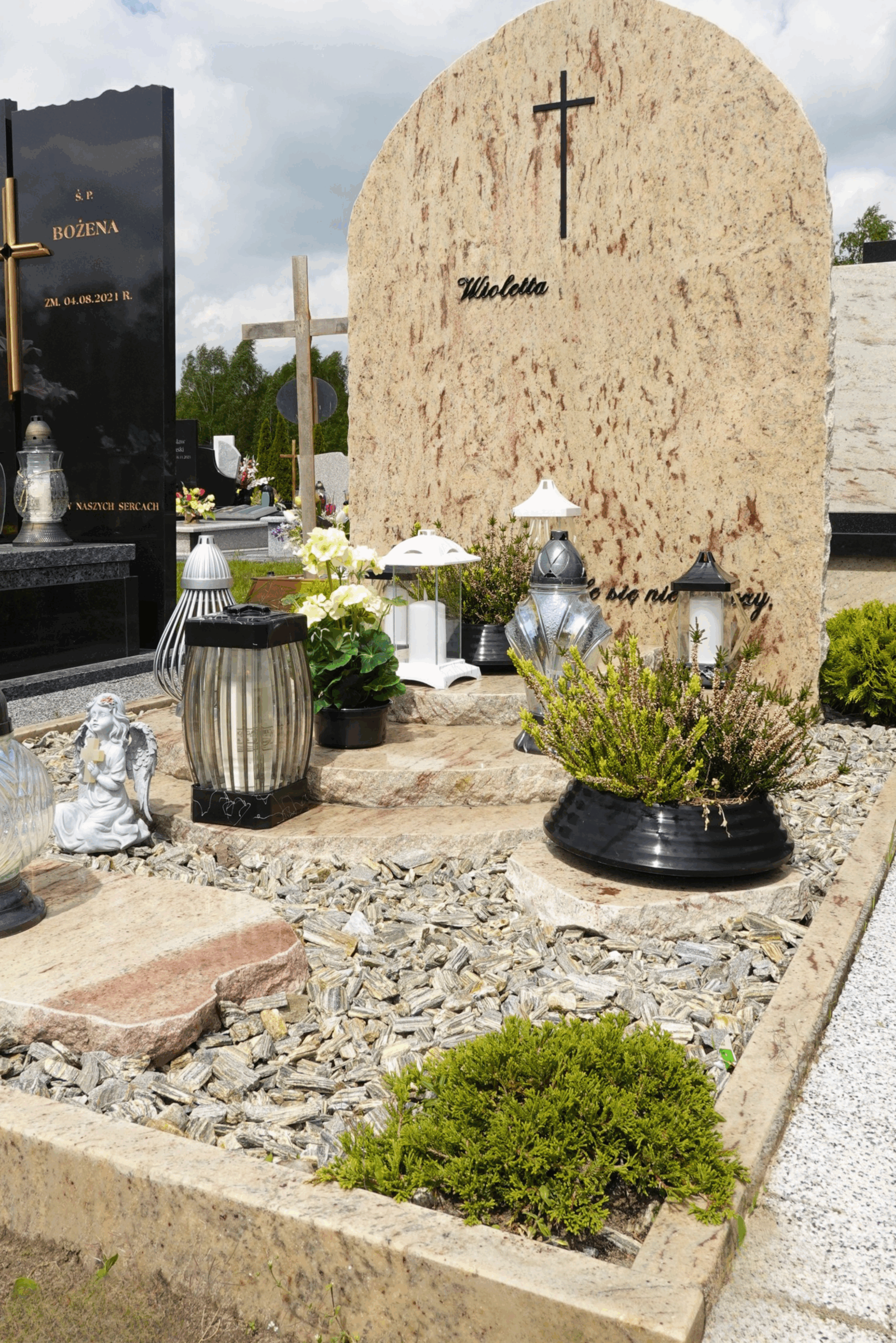 Nagrobek granitowy podwójny, elegancki pomnik z naturalnego granitu